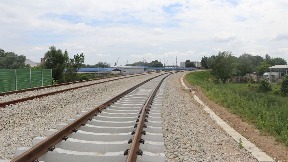 Brzi voz tek na leto